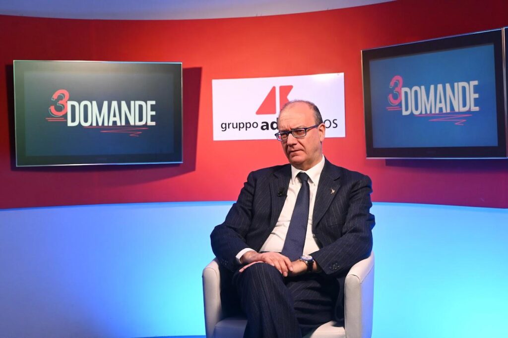 École de Valditara : « Au cours des trois prochaines années, des concours pour recruter 70 000 enseignants supplémentaires »