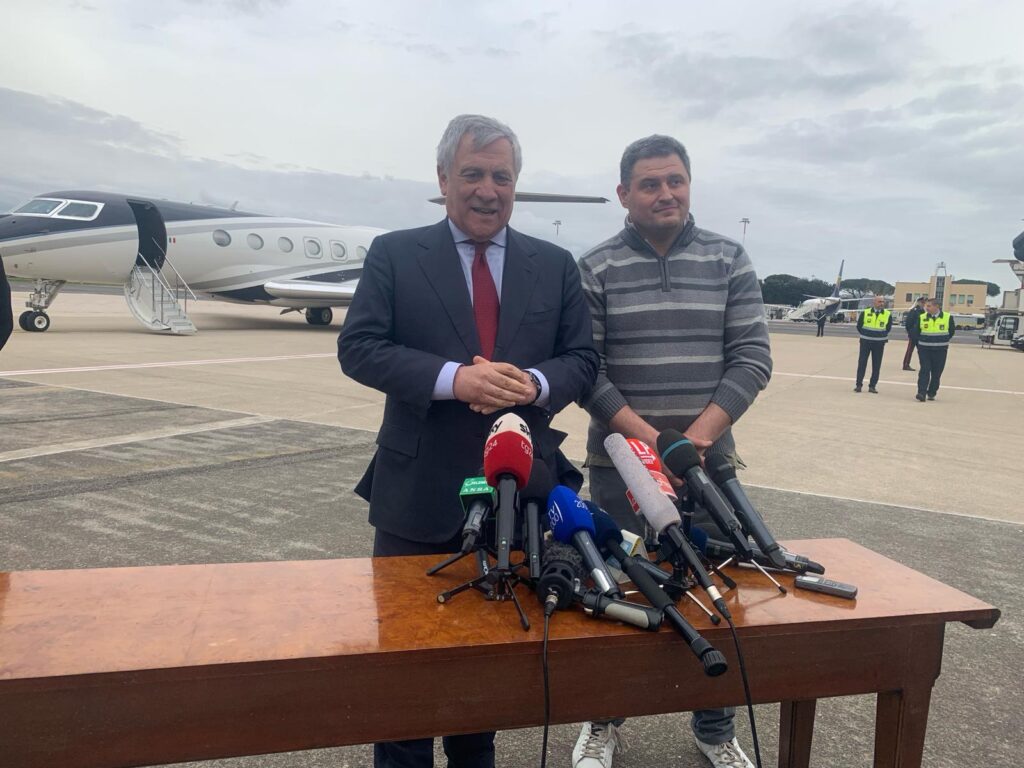 Mali, un vol a atterri à Ciampino avec à son bord des Italiens libérés