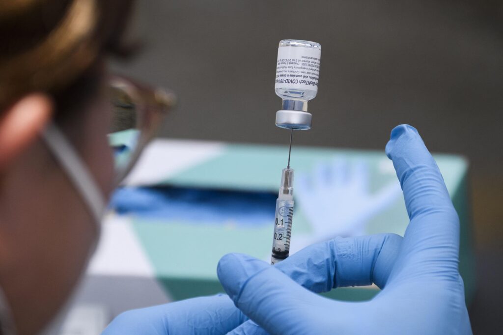 Covid, pas de lien entre vaccins et pertes post-ménopausiques : l'étude