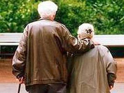 Les super centenaires sont des femmes et vivent dans le Nord. "Plus de protection sociale ou nous risquons un revirement"