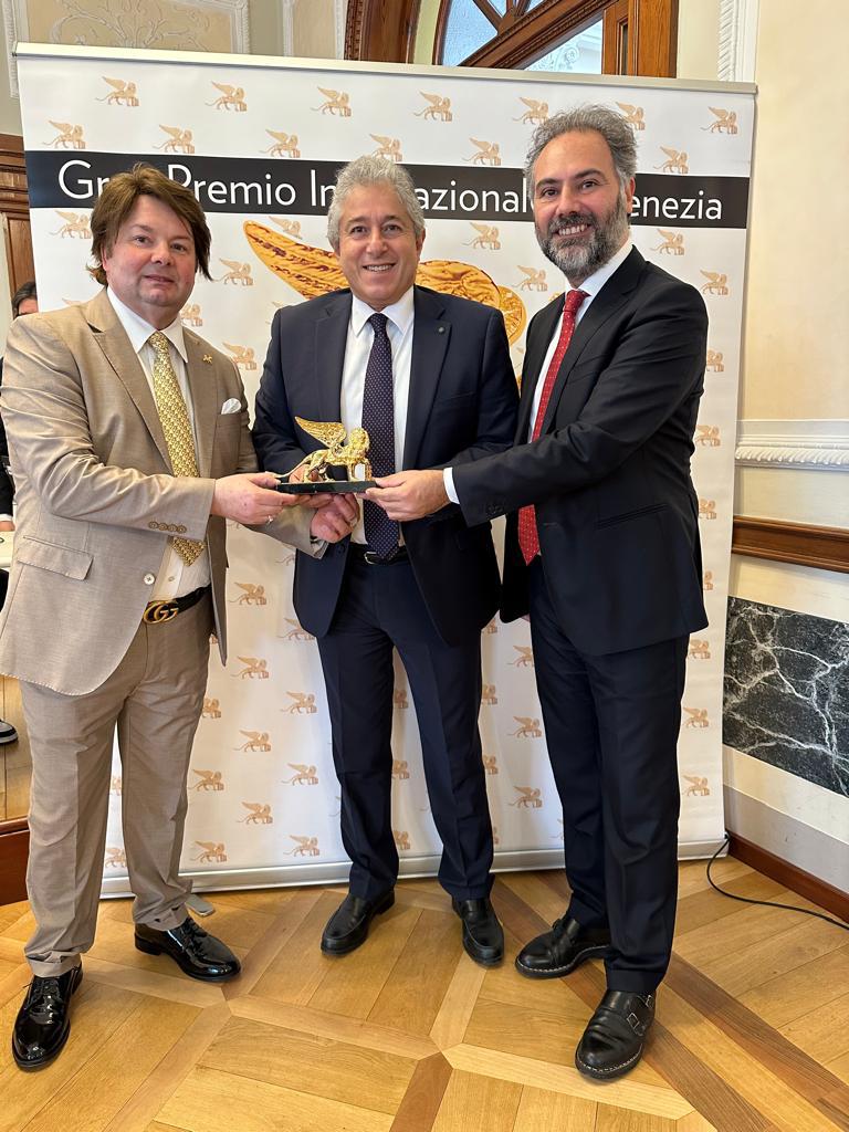 Lion d'Or à Antonio Giordano, le scientifique du Pays du Feu