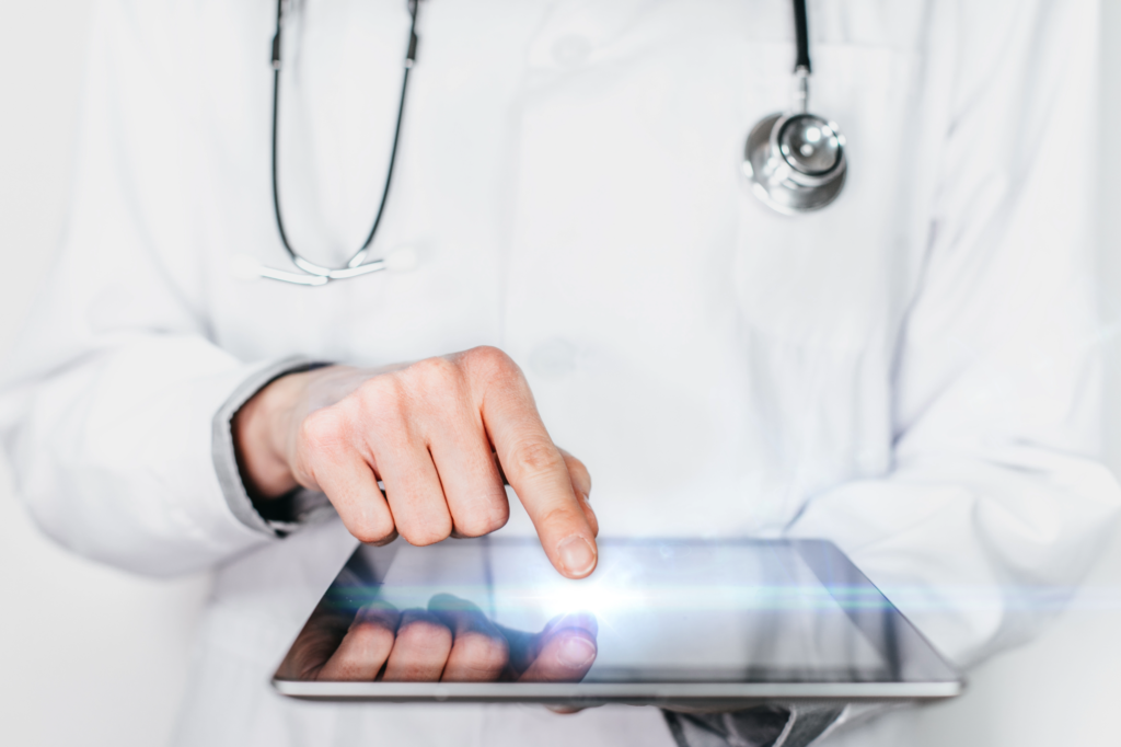 Santé, Lum présente un modèle d'analyse coût-performance