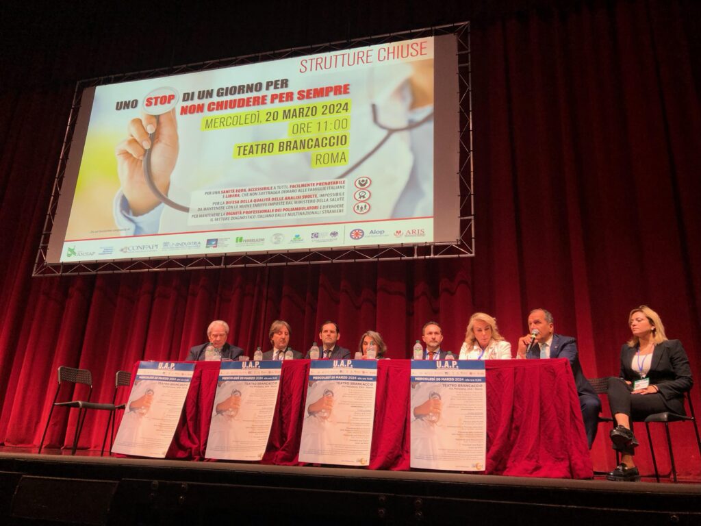 Soins de santé, cliniques et polycliniques unis à Rome contre la nouvelle liste de prix
