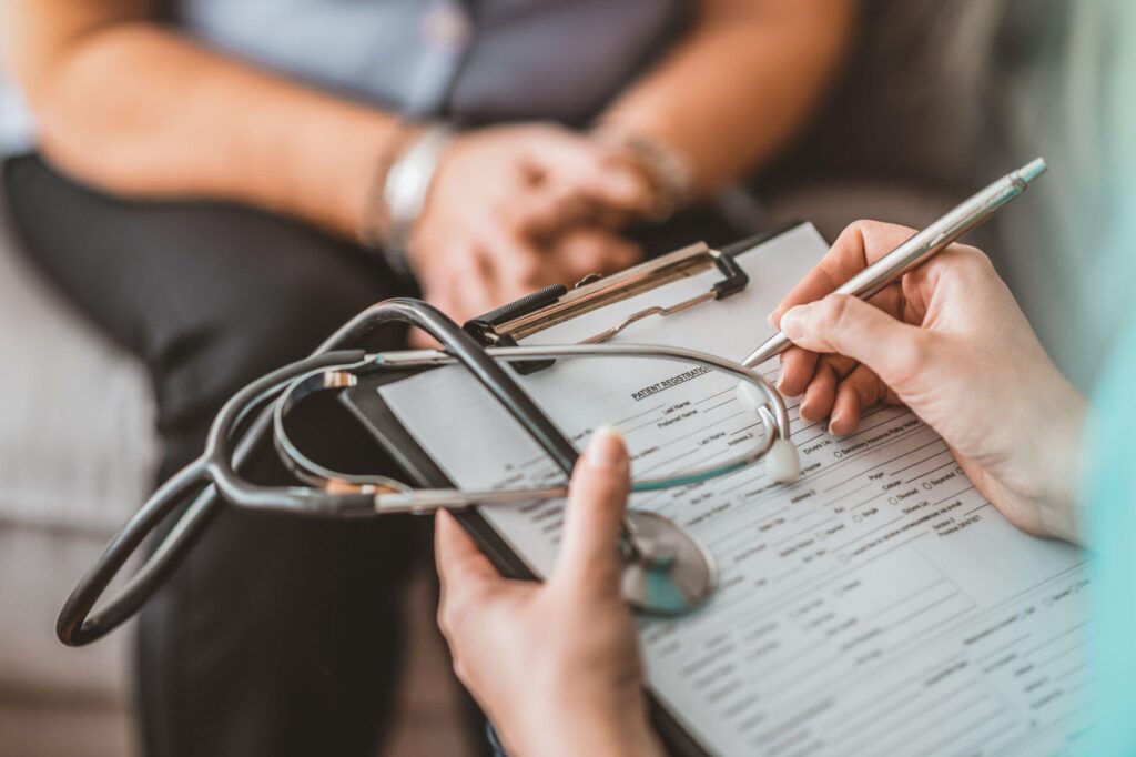 À quoi ressemblera le médecin de famille 2.0, entre télévisites et soins à domicile