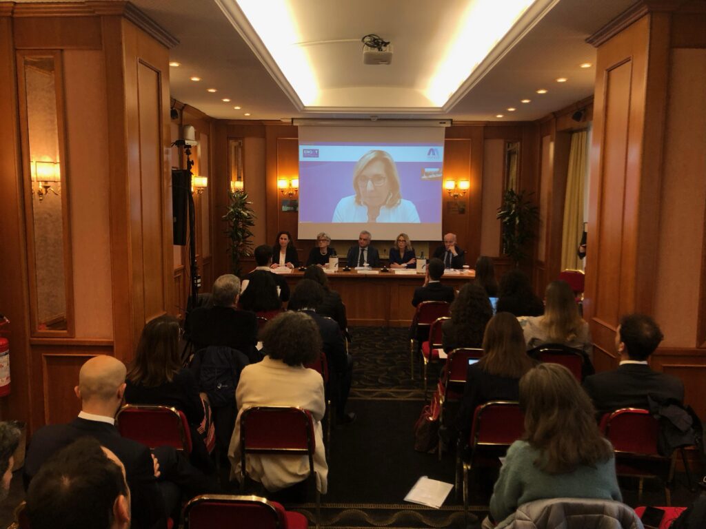 Cancer de l'ovaire, la campagne "Avez-vous deux minutes ?" présentée à Rome