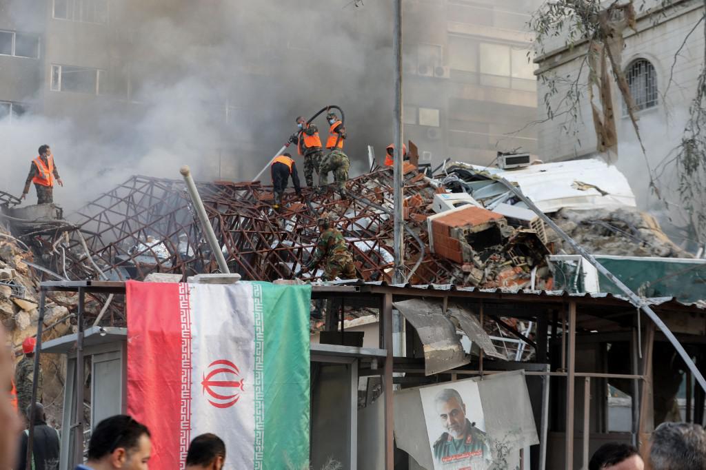 Damas, bombes israéliennes près de l’ambassade iranienne. Téhéran : « La réponse sera dure »