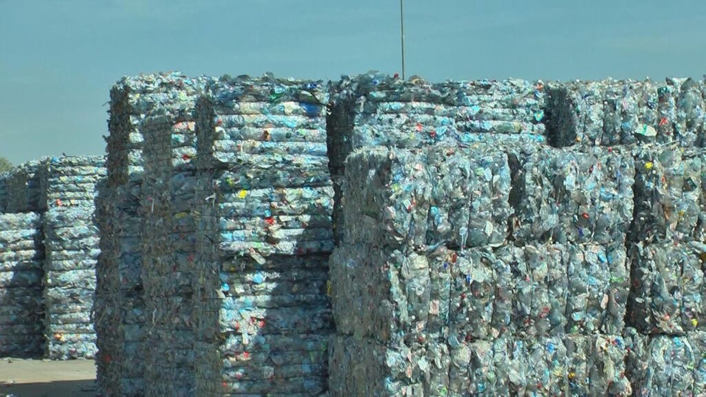 Emballages en plastique recyclé, Hera parle du nouveau règlement européen