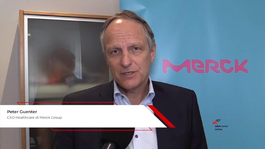 Günter (Merck) : « L’Italie devrait accélérer l’accès aux thérapies innovantes »