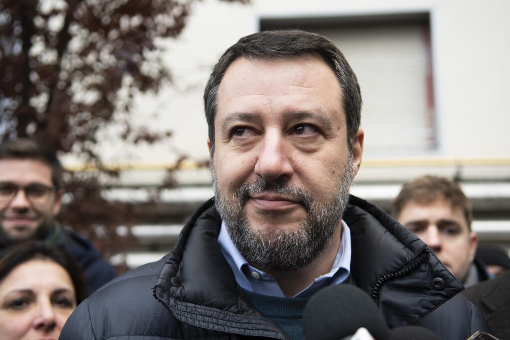 Salvini et la Chambre rejettent la motion de censure