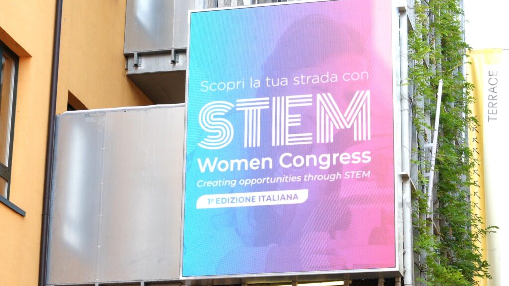 Le premier événement dédié à réduire l'écart entre les sexes dans les disciplines STEM a lieu à Milan
