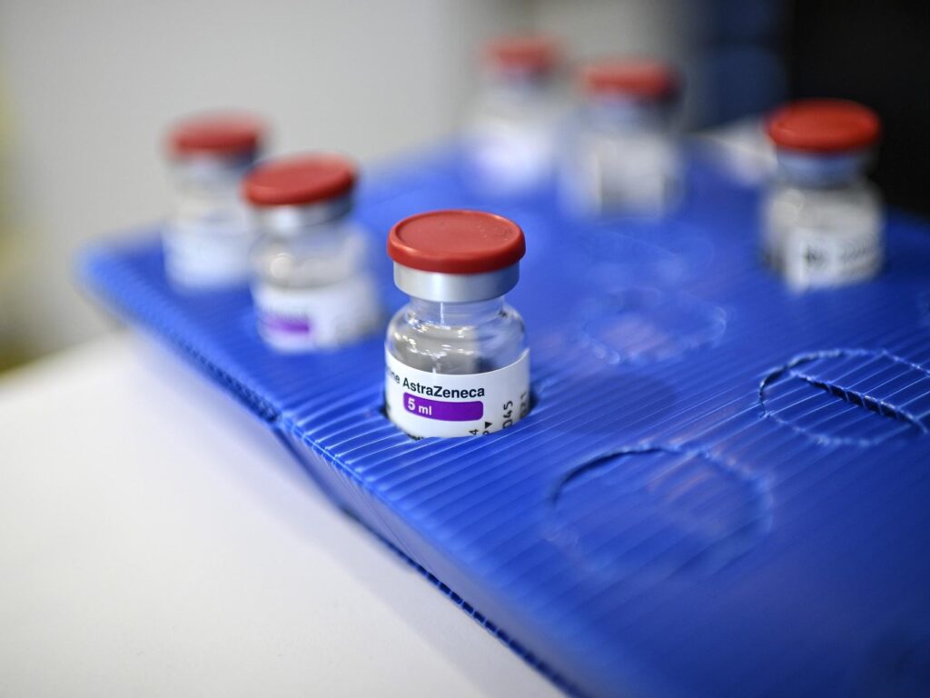 Vaccin AstraZeneca, le scientifique s'exprime : "Il nous a été utile, les effets secondaires ne sont pas d'actualité"