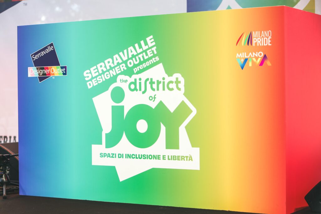 À Milan, spectacle en direct de « Le quartier de la joie » de Serravalle Designer Outlet