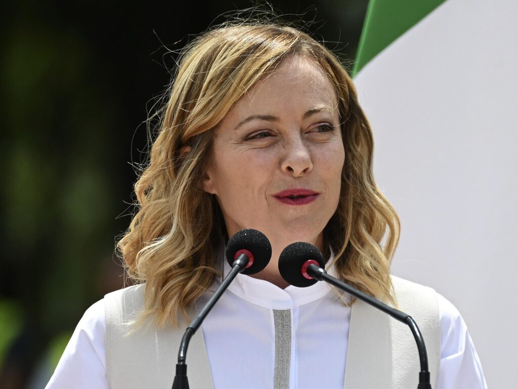 G7, Meloni à Borgo Egnazia avec sa fille.  Promu par le pédiatre : "Modèle positif pour son avenir"