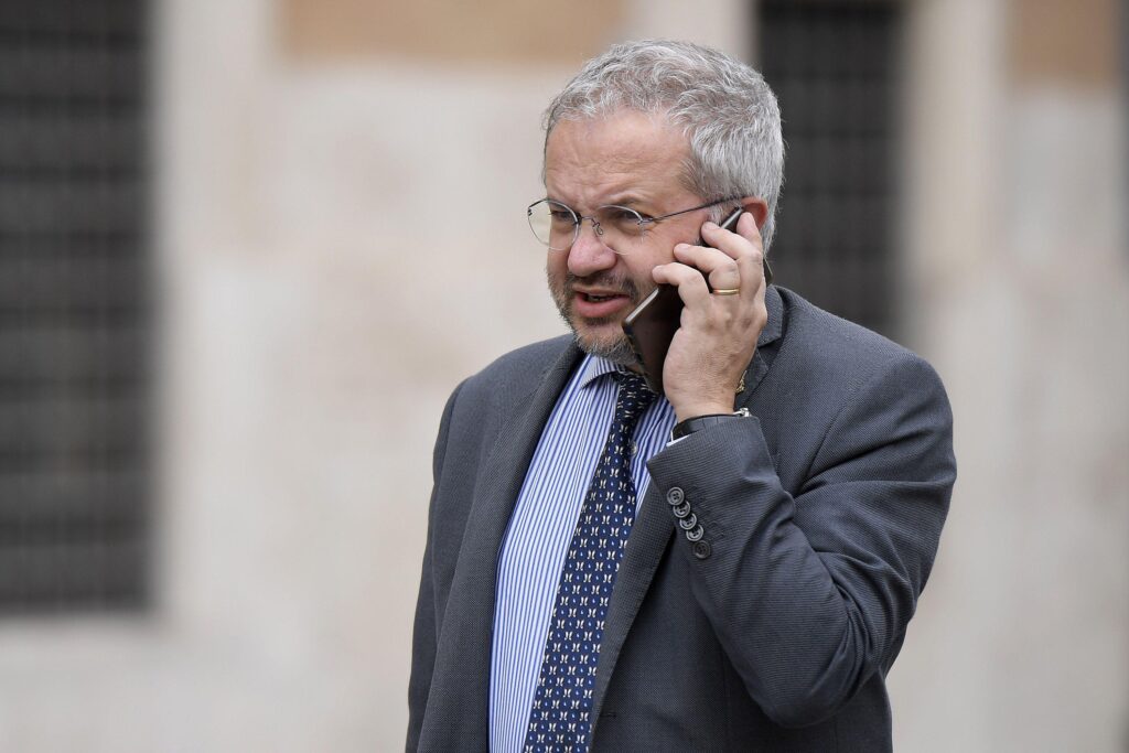 Vaccins, Borghi : "Amendement pour mettre fin à l'obligation pour les enfants". Burioni et Bassetti se lèvent