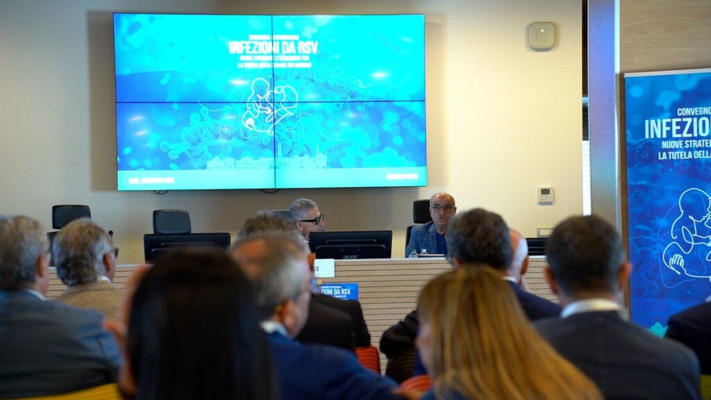 A Bari, conférence sur les infections à RSV chez les enfants, les experts ont comparé