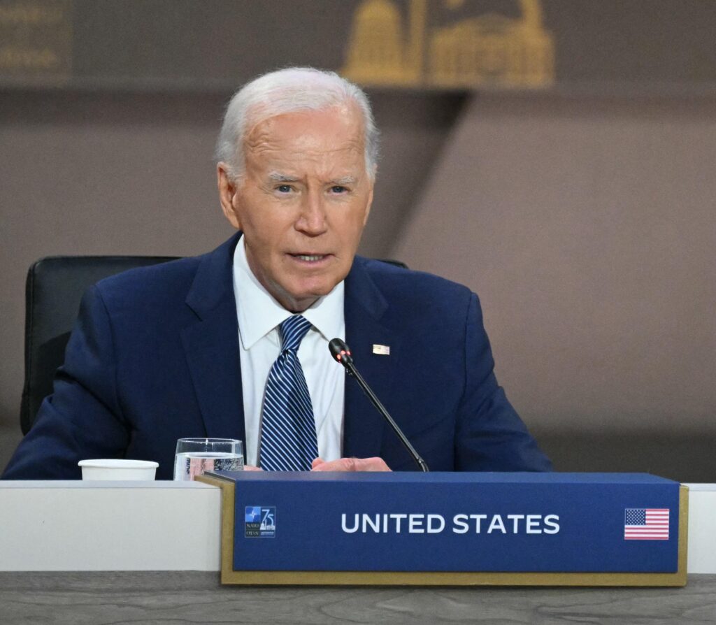 Born, Biden : "Augmenter la production d'armes, la Russie court". Missiles américains en Allemagne