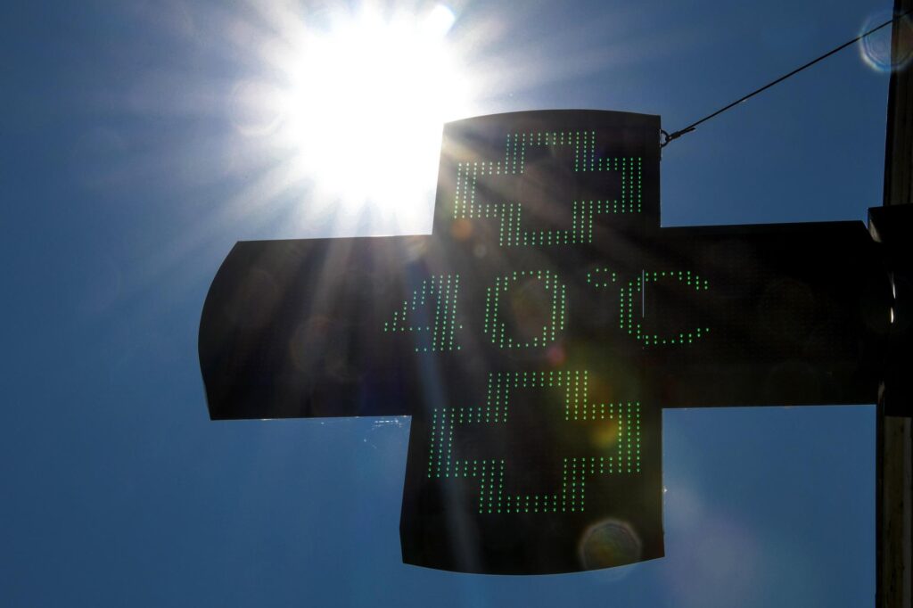 Chaleur étouffante, aujourd'hui dimanche 28 juillet ardente : vignette rouge dans 6 villes