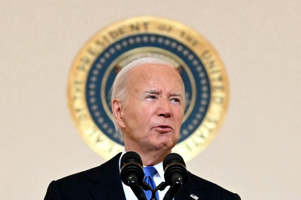 "Il n'y a pas de rois en Amérique", s'emporte Biden après l'arrêt de la Cour suprême sur Trump