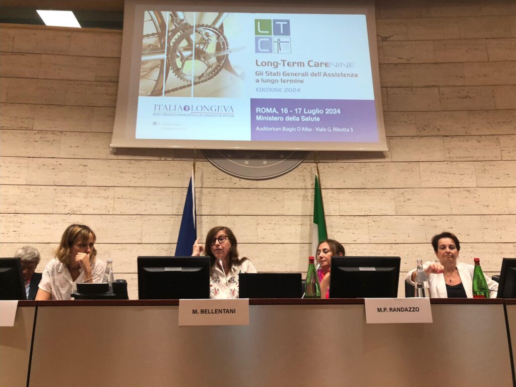 Italie, longue durée de vie, les soins à domicile augmentent mais davantage de soins locaux sont nécessaires