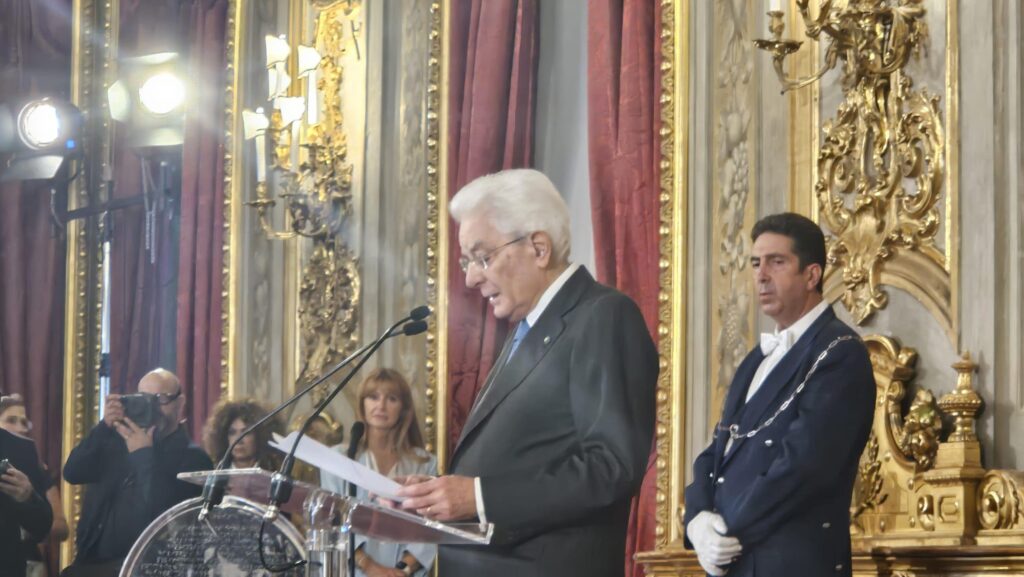 Mattarella : « Arrêtez l'intimidation des journalistes, le pluralisme garantit la démocratie »