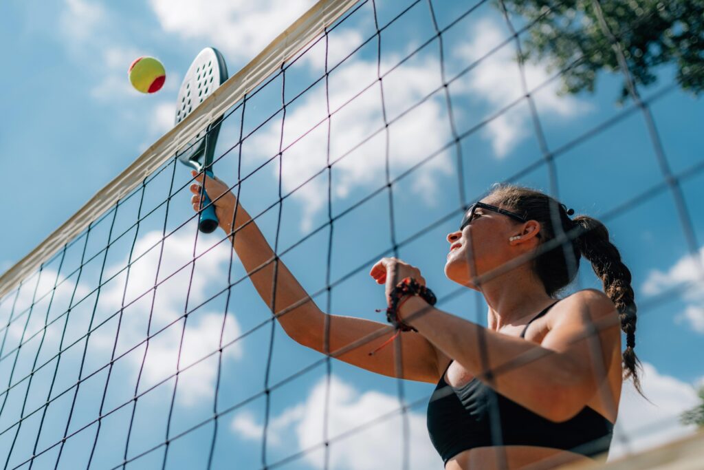 Physiatre : « Les blessures aux ligaments de la cuisse et du gros orteil sont plus fréquentes au beach tennis »