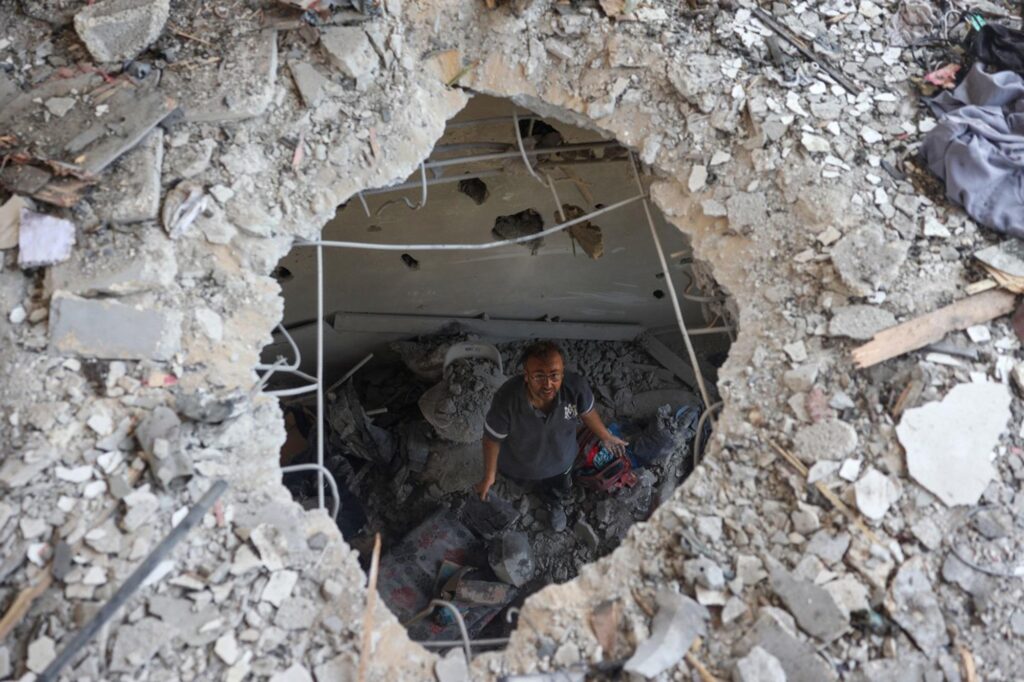 Gaza, raid sur une école : 15 morts. Israël : « Le centre de contrôle du Hamas touché »