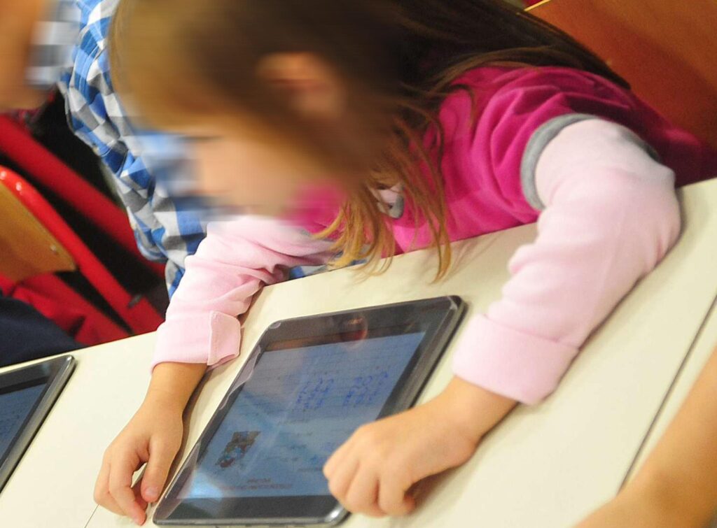 Les enfants qui utilisent des comprimés sont plus prédisposés aux accès de colère, selon une étude