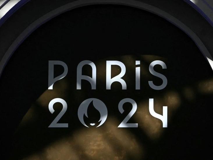 Paris 2024, OMS : au moins 40 athlètes positifs au Covid. Ce que disent Bassetti et Pregliasco