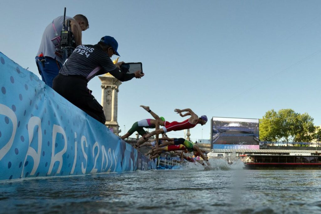 Paris 2024, Senna accusé et athlètes en danger. La natation de fond bouge-t-elle ?