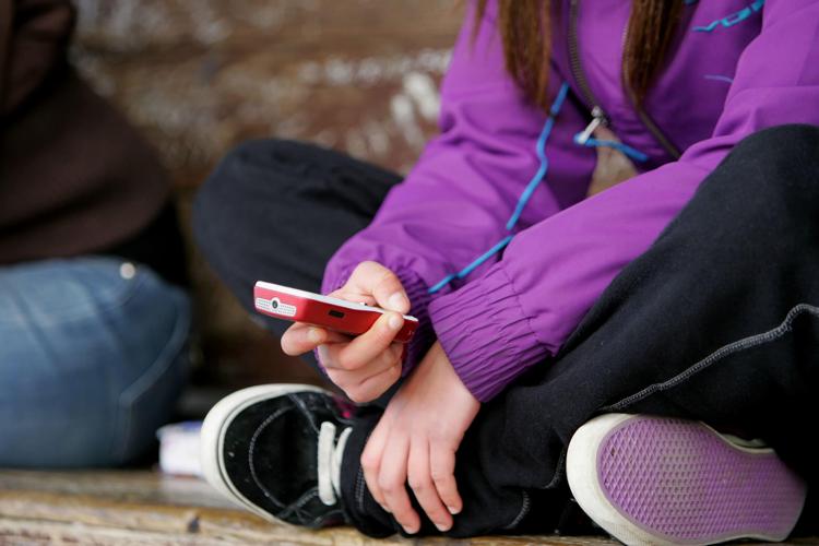 Vous voyagez avec des enfants ? "Pas de smartphones mais des histoires et des rires"