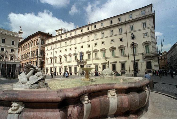 Manœuvre, le gouvernement tente de trouver un équilibre mais il y a une impasse en Ligurie et Rai