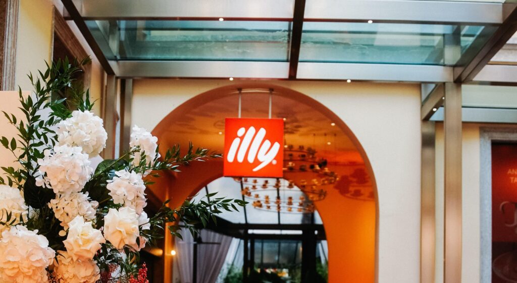 Milan, illy fête les deux ans du magasin phare de Monte Napoleone