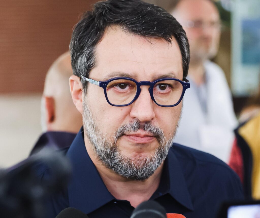 Procès à armes ouvertes, le parquet de Palerme demande six ans de prison pour Salvini