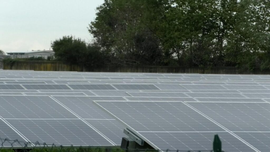 Centrale photovoltaïque Vidalengo inaugurée par Saint-Gobain