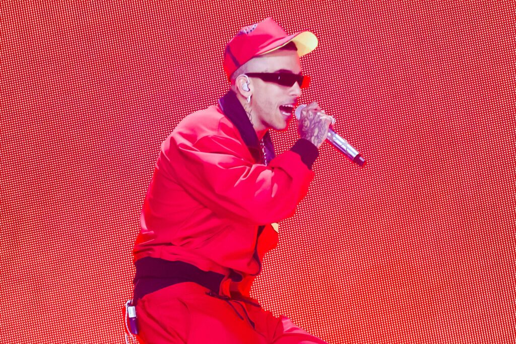Sfera Ebbasta et le check-up à 2.500 euros, polémique sur les réseaux sociaux