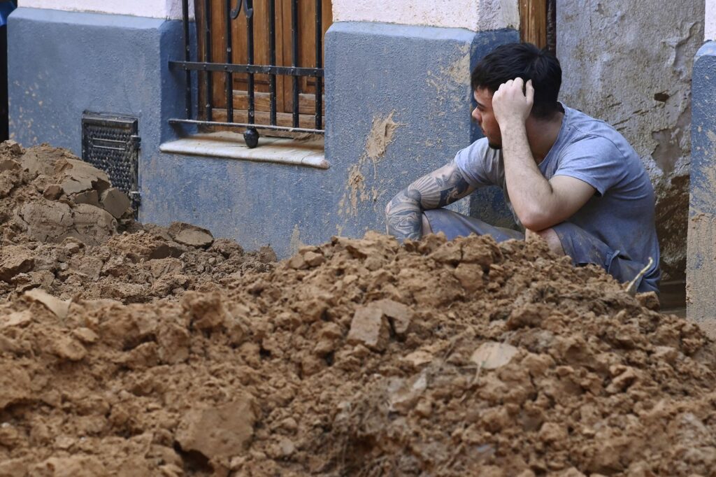 Inondations en Espagne, plus de 200 morts à Valence : 2 500 personnes pourraient manquer à l'appel