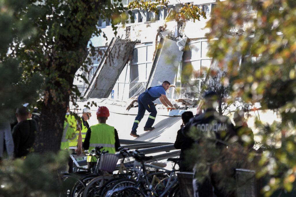 Serbie, le toit de la gare de Novi Sad s'effondre : 14 morts