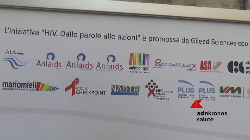 Sida : le livre blanc 'VIH : des mots pour en reparler' présenté