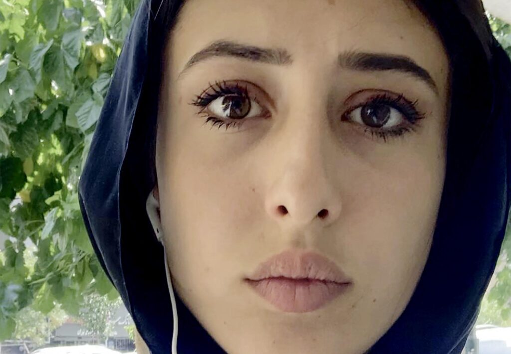 Cecilia Sala, Tajani : "Elle est en bonne santé, seule dans une cellule". Les États-Unis demandent l’extradition d’un Iranien arrêté
