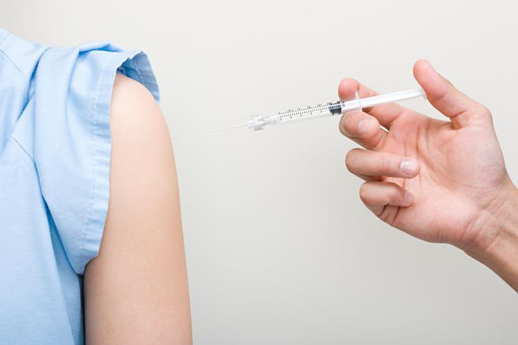 Infectiologues : "La baisse des vaccinations est inquiétante, 2025 est l'année du plan pandémie"