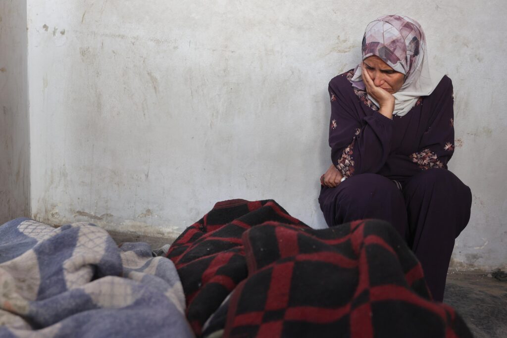 Israël, médias : « Au moins 50 morts dans un raid israélien près de l'hôpital de Gaza »