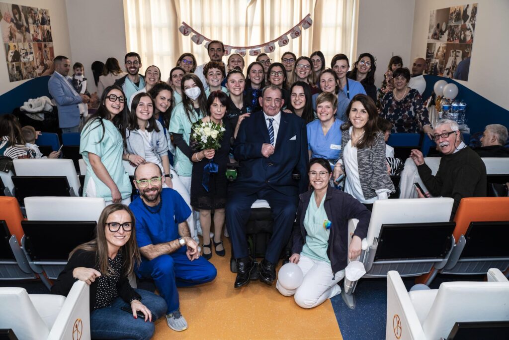 Maladies rares, le syndrome de Guillain-Barré n'arrête pas Giovanni et Anna, mariés au Centre Nemo de Milan