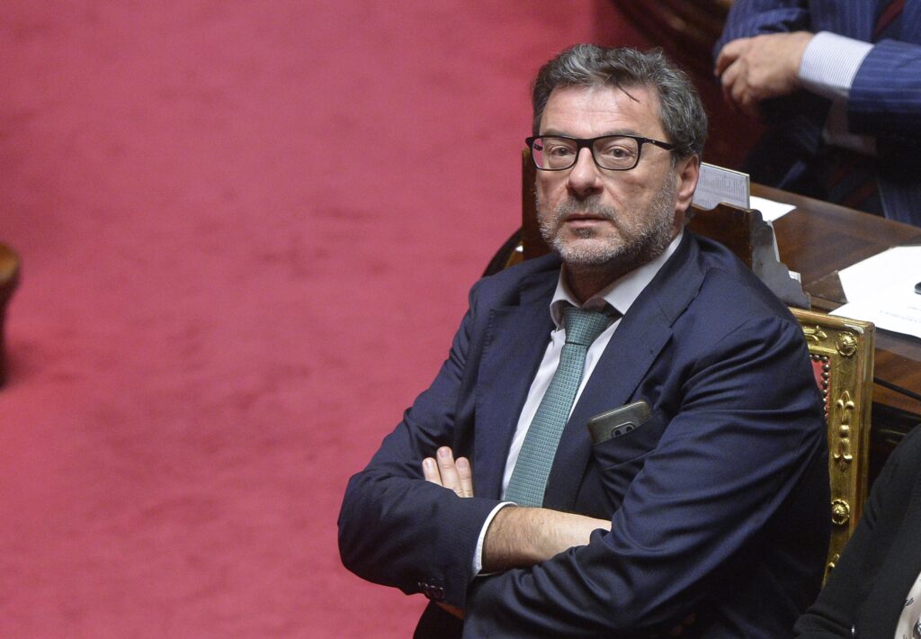 Manovra, Giorgetti : "Toutes les ressources disponibles pour les salariés à revenus moyens-basses"