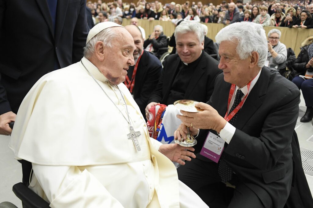 Tumeurs, maladies et 55 ans d'histoire aux côtés des patients hématologiques, célébration et audience avec le Pape François