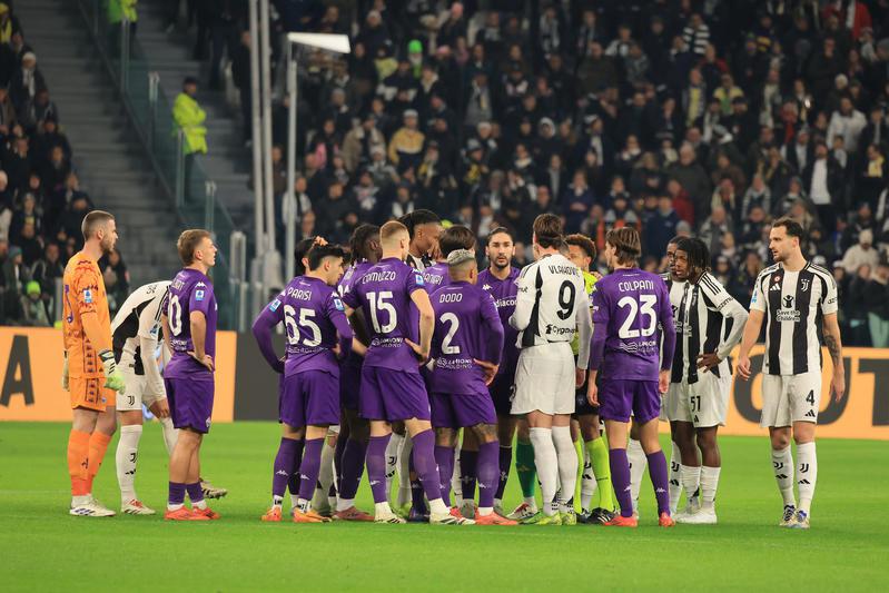 Fiorentina, les supporters interdits de voyage en raison de chants contre Vlahovic. Punir trois coins supplémentaires