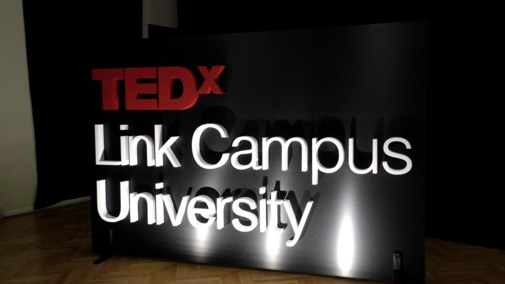 Longévité, l'édition de TEDXLinkCampusannenseity est en cours