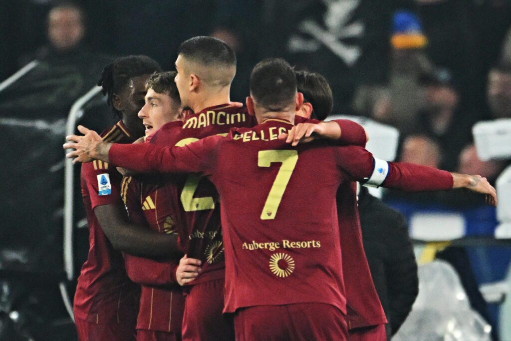 Roma-Lazio 2-0, le derby est jaune et rouge : buts de Pellegrini et Saelemaekers