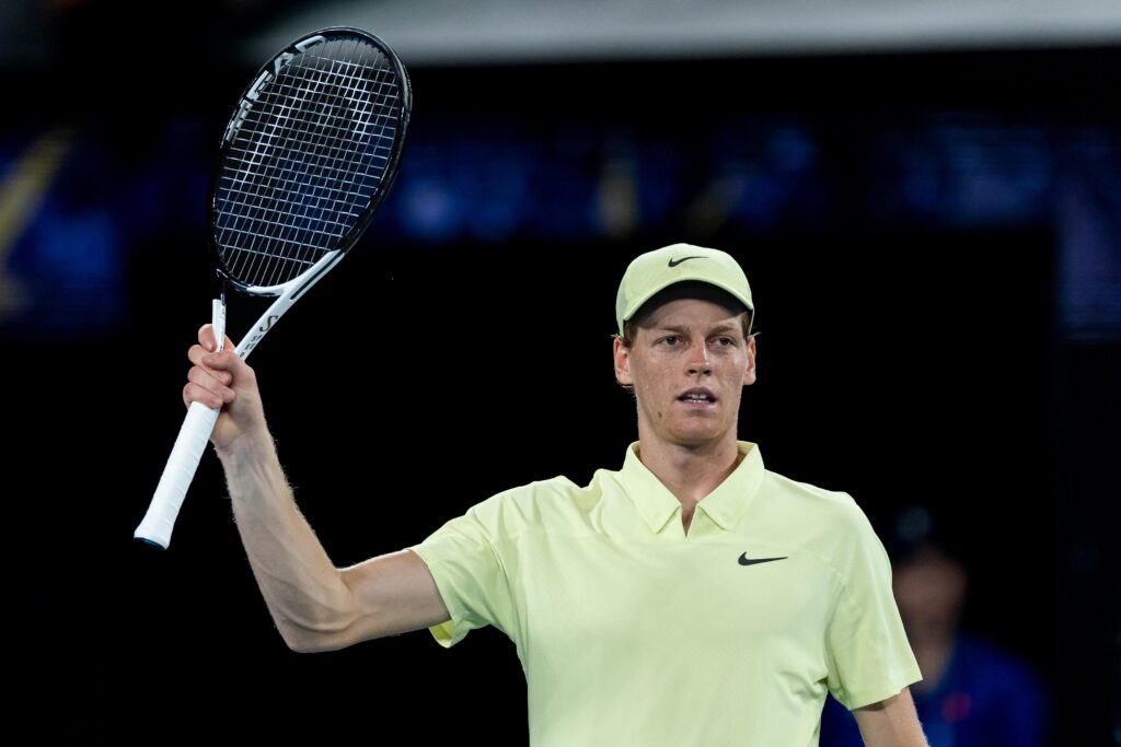 Sinner domine De Minaur et s'envole pour la demi-finale de l'Open d'Australie 2025