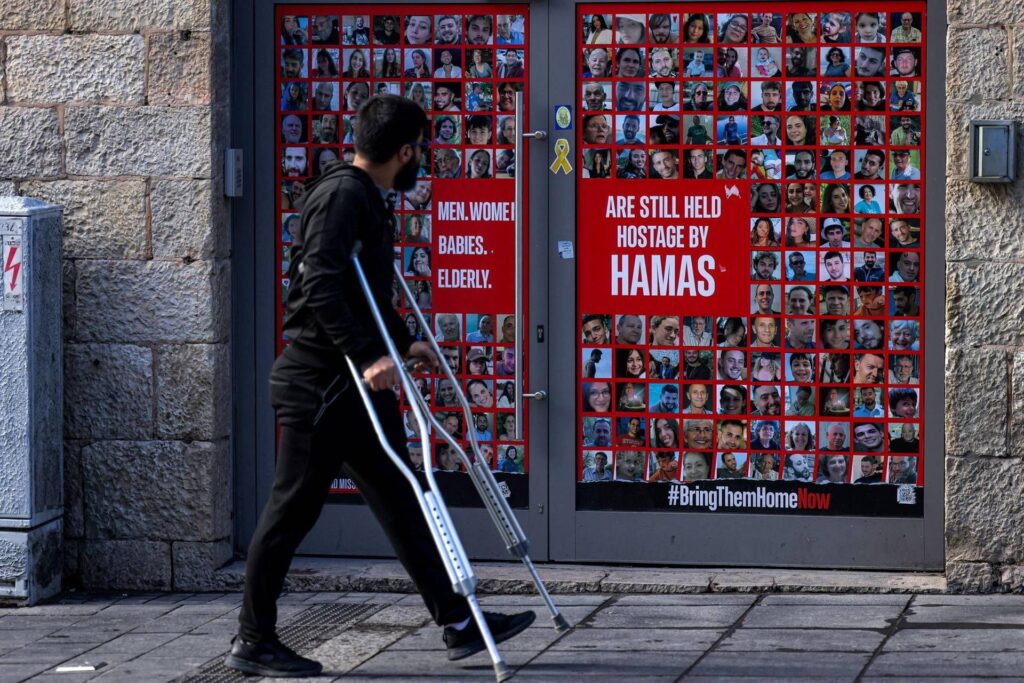 Le Hamas suspend les otages, Netanyahu: "Gratuit par samedi ou nous reviendrons aux combats"