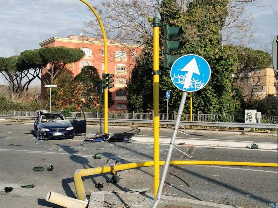 Rome, accident sur Tiburtina: un 34 ans est mort, une fille une fille